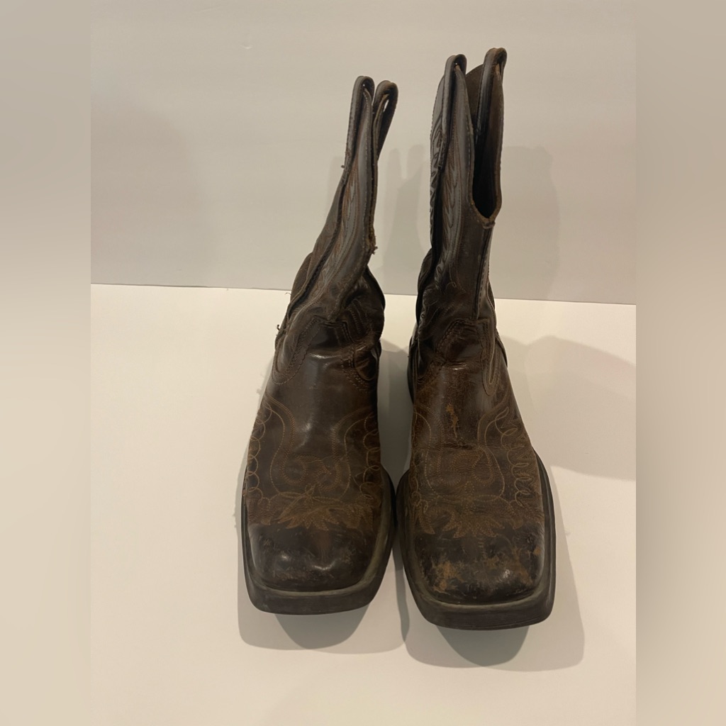 Ariat Boots Sz 94d.